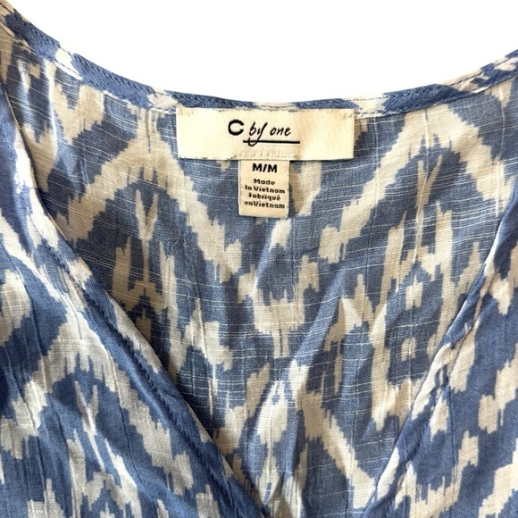 C by One 100% Rayon V-Neck Tie Front 3/4 Sleeve Pullover Blue White Size M #1413 - Picture 6 of 7